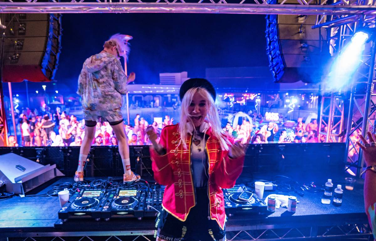 Oasis Pool Party feat. Nervo